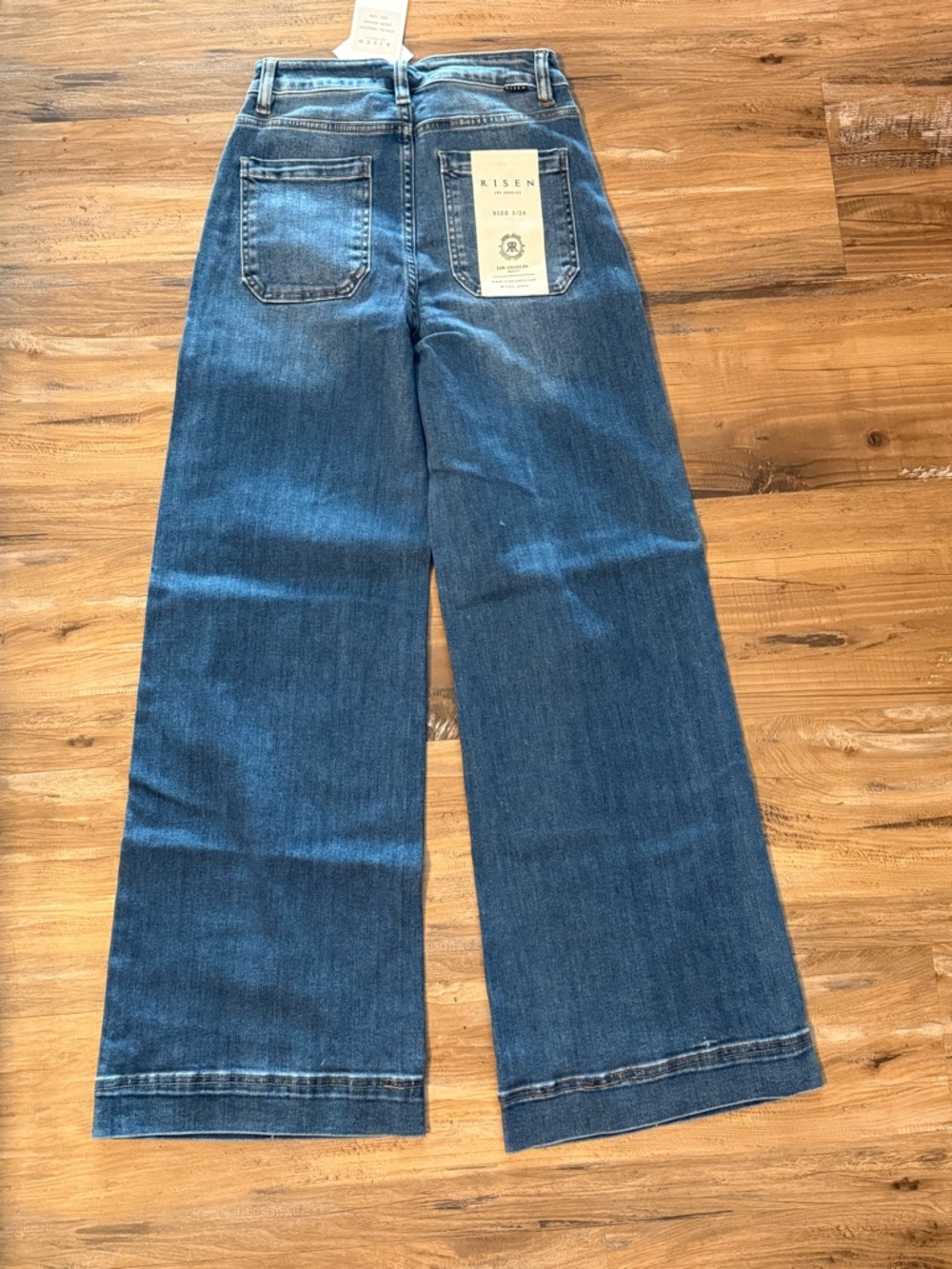 High-Rise Wide-Leg Jeans in Faded Blue - Picture 2 of 9
